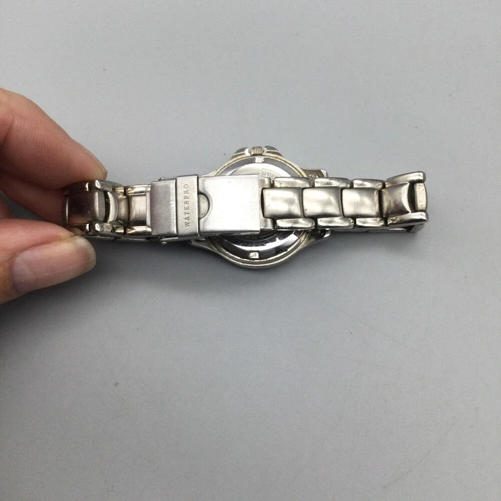 Guess Waterpro Womens Watch 28mm Silver Tone Bracelet Date New Battery 7